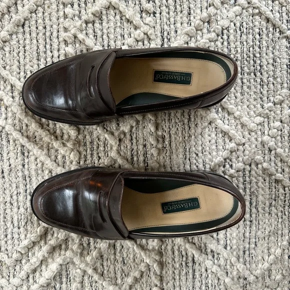 G.H. Bass & Co. Stacked Heel Brown Loafers - Picture 3 of 10